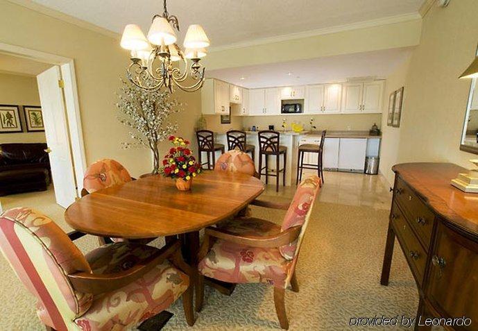 Courtyard By Marriott Erie Ambassador Conference Center Hotel Quarto foto